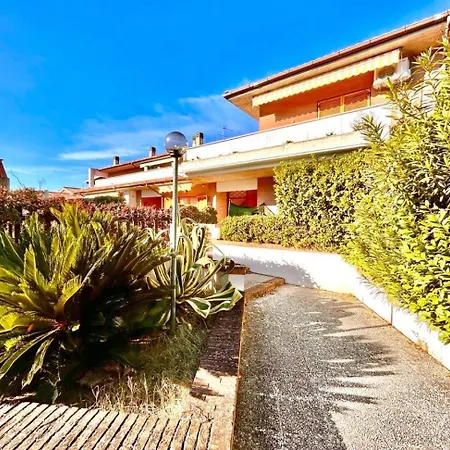 Scirocco Apartment *