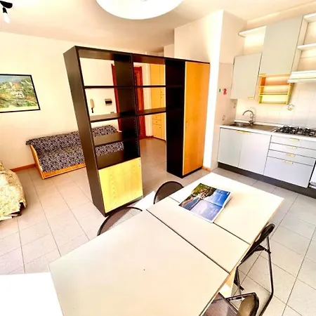 Scirocco Apartment *
